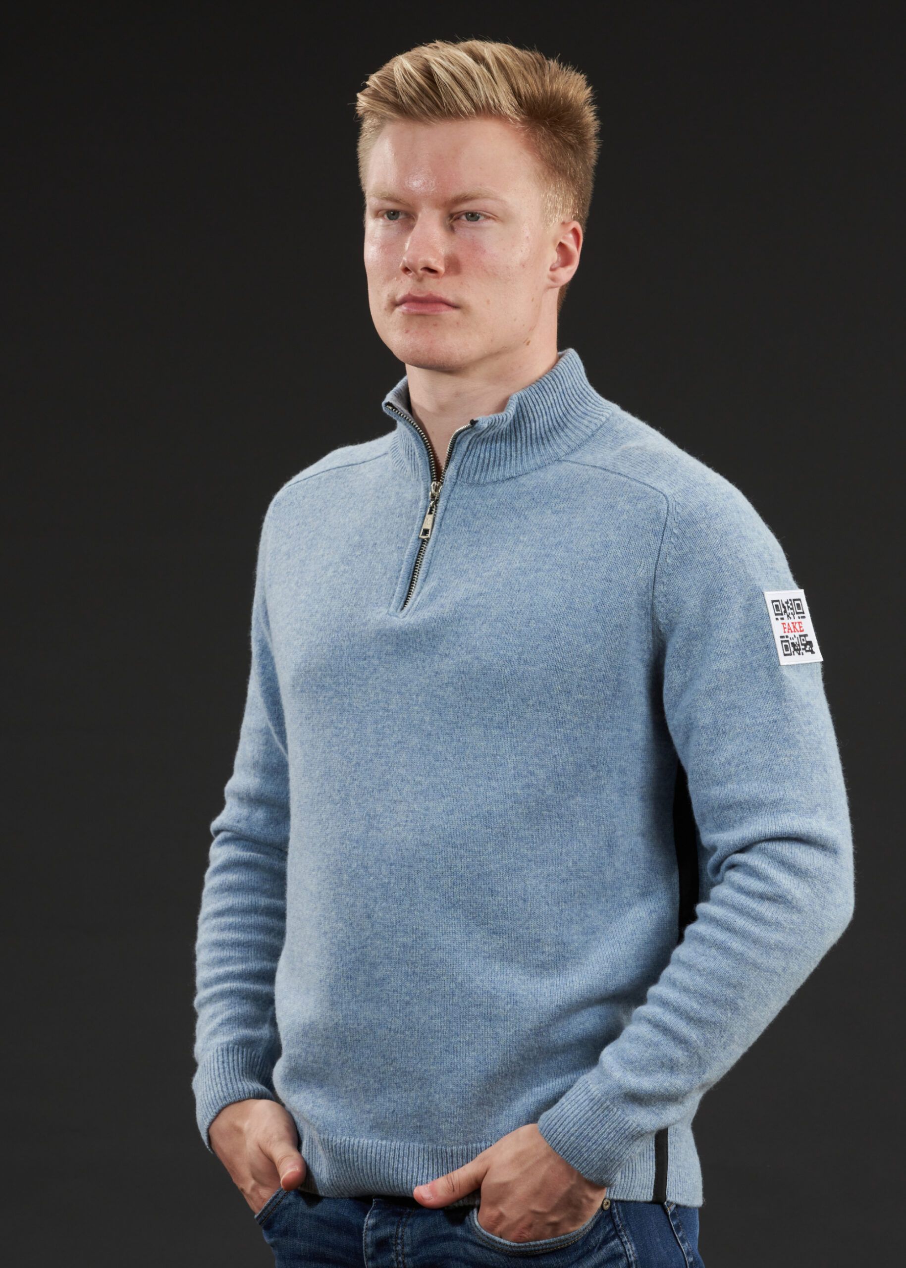 Zipper
Statement | Blau