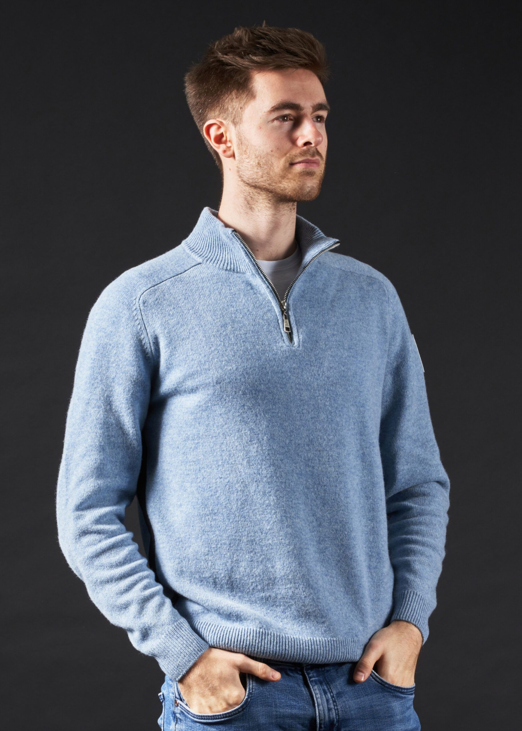 Zipper
Statement | Blau