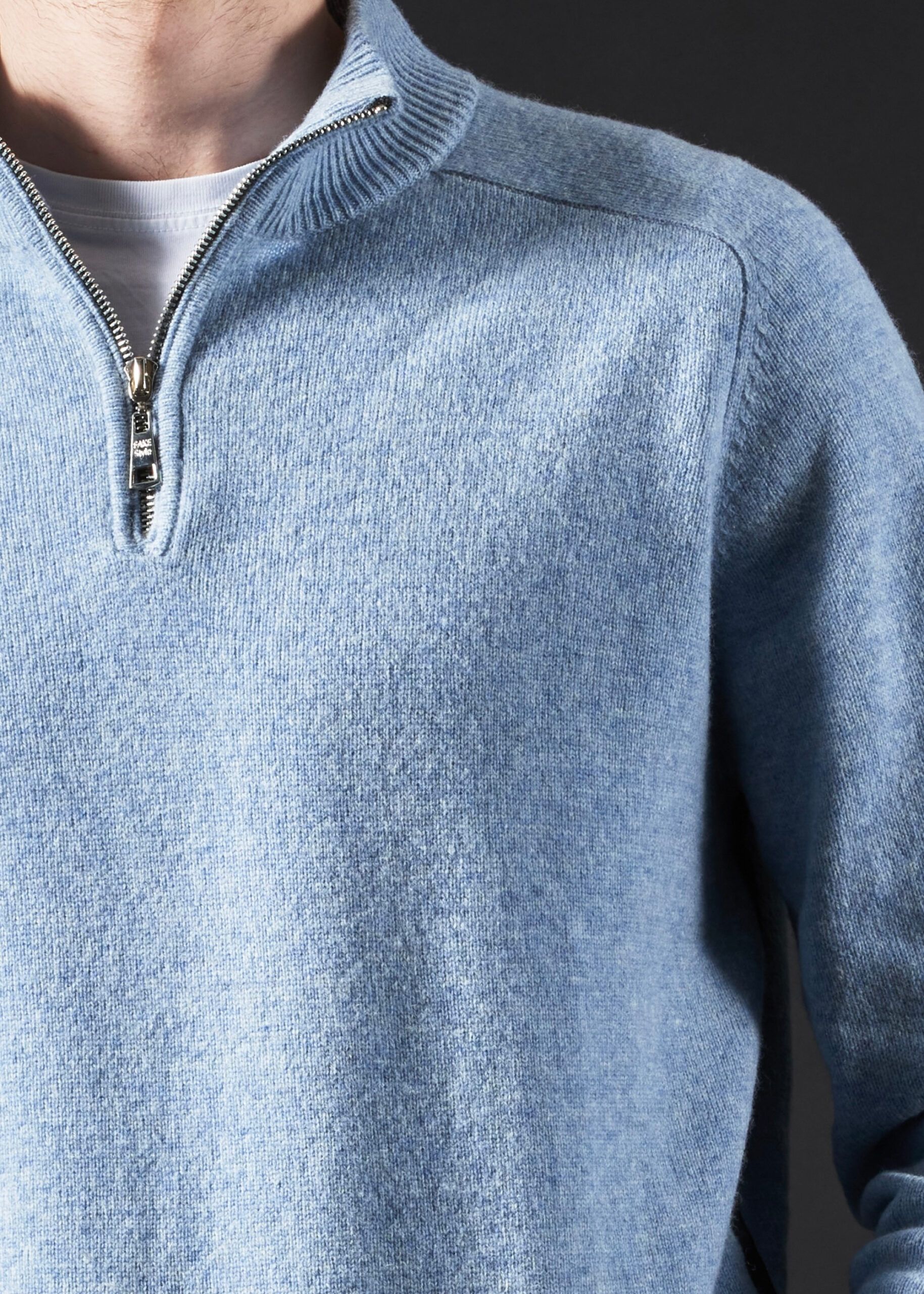 Zipper
Statement | Blau