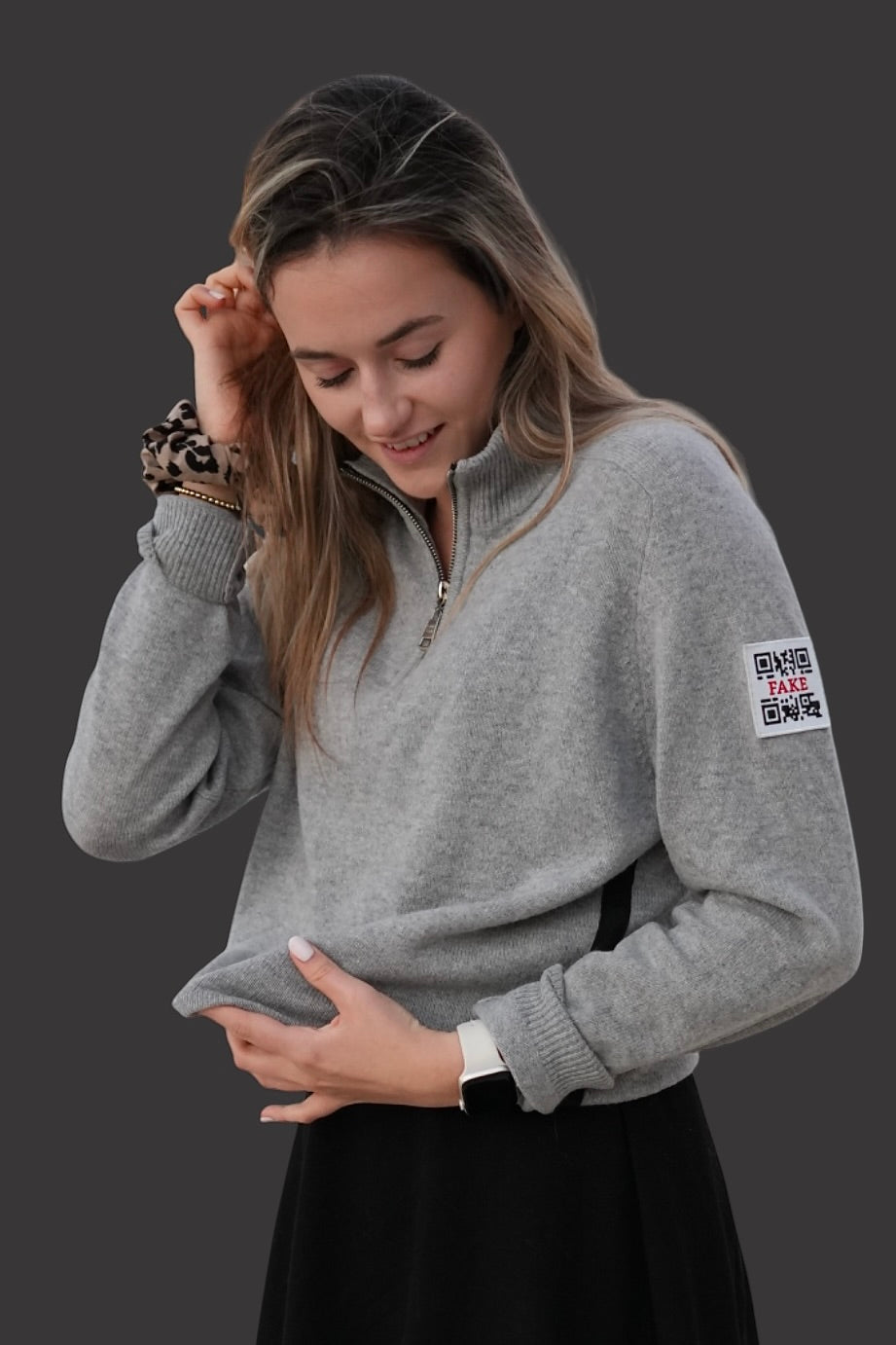 Zipper
Statement | Grau