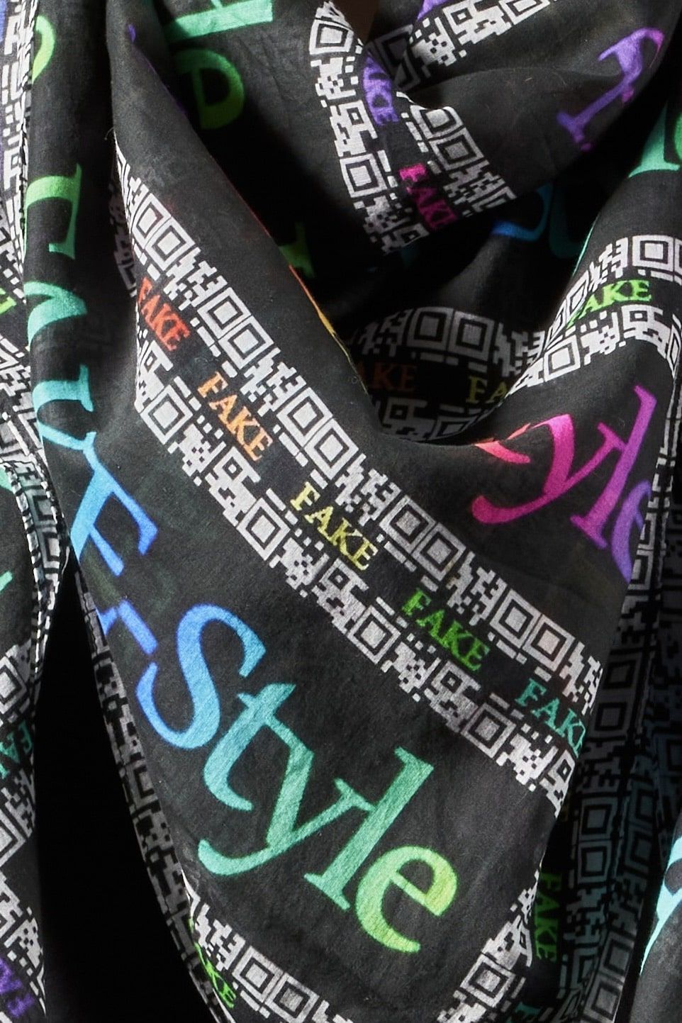 FAKE Scarf | Manhattan
