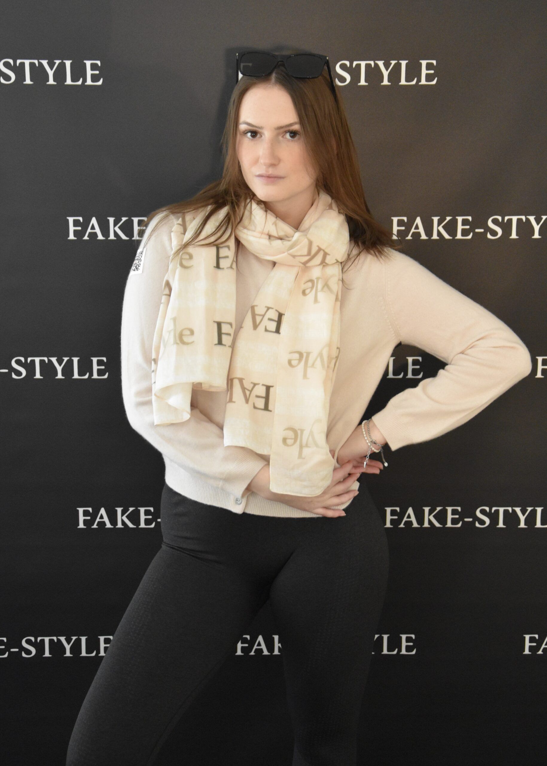 FAKE Scarf | Chill Out